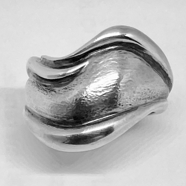 Stg. silver ring by Lee Eastman