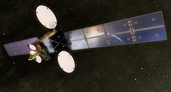 SSTL-900 satellite by Dr Jon Heras