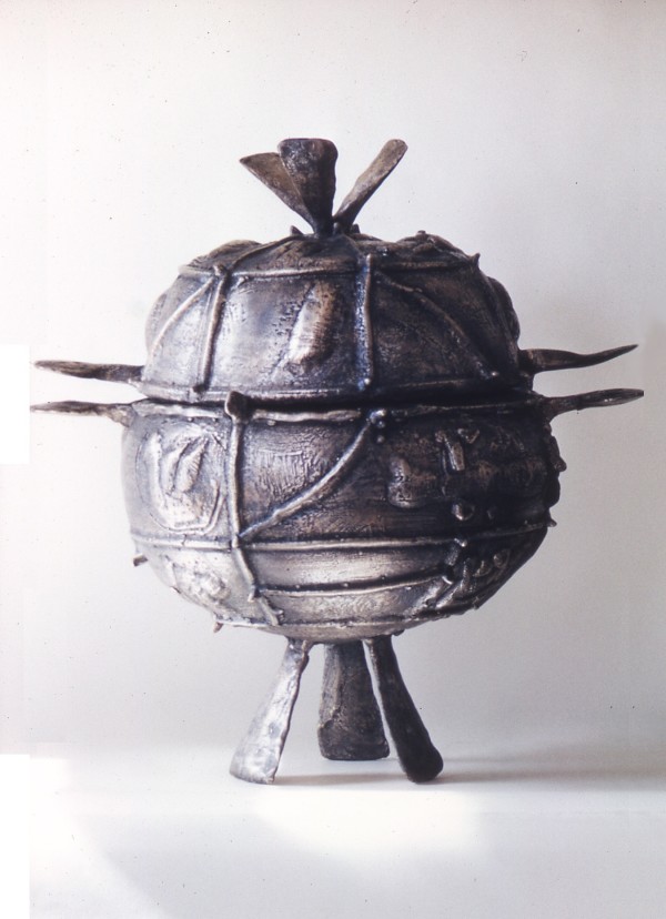 Jim Howard Lidded Pot by William Underhill