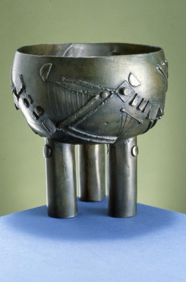 Mitch's Green Tripod by William Underhill