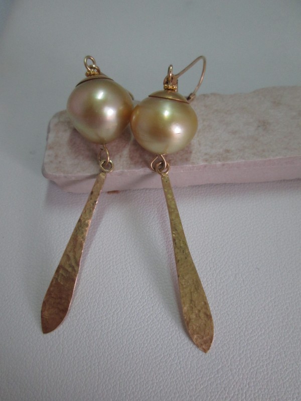 Gold Baroque Pearl Earrings with 18 ct Hammered Gold by Hollis Bauer