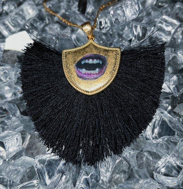 Elvira (necklace) by Laura Collins