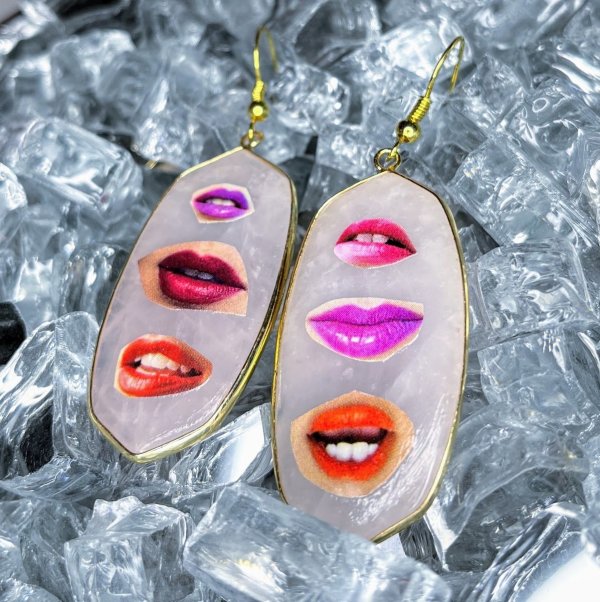Running Mouths No. 7 (earrings) by Laura Collins