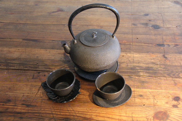 Iron tea set