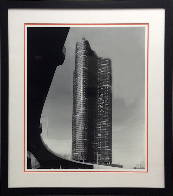 Lake Point Tower, Chicago, IL by Louis F. Romain
