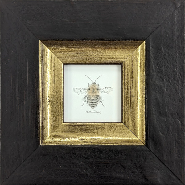 Nimble Bee NB004 by Louisa Crispin