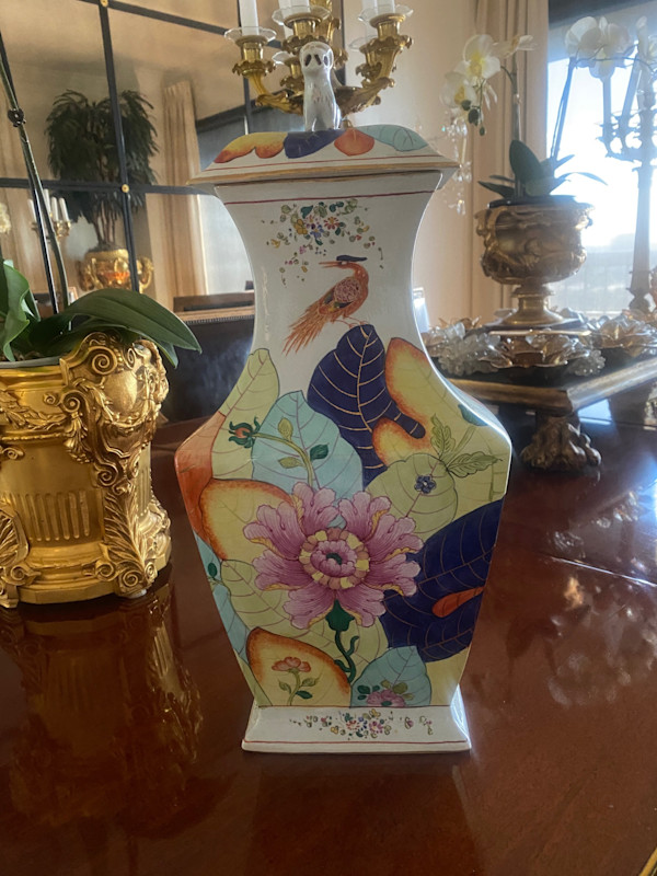 Mottahedeh Tobacco Leaf Vase with Lid