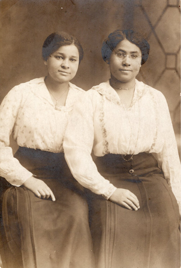 Two women dressed alike by Unknown
