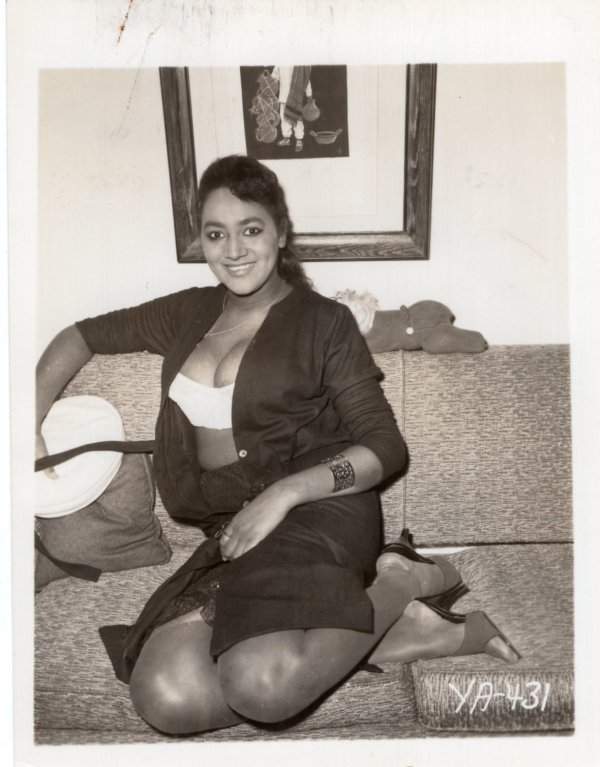 Knya Konyetto by Unknown