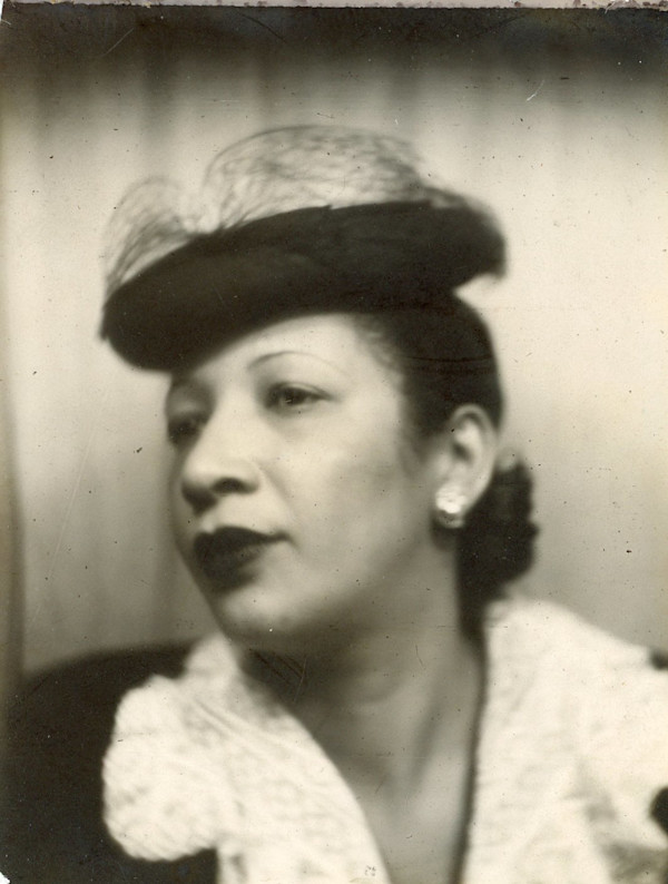 Woman in lace collar by Unknown