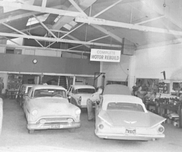 Auto garage, San Francisco by Unknown