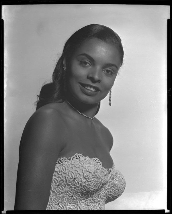 Vera Francis by Unknown