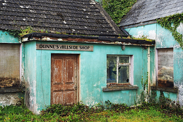 Dunne's Hilltop Show by Mary O'Malley-Joyce