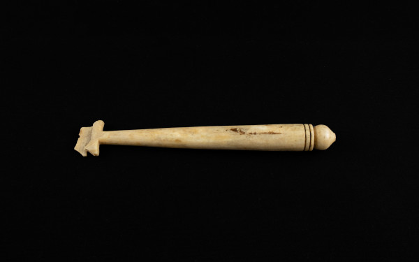 Ivory or bone object