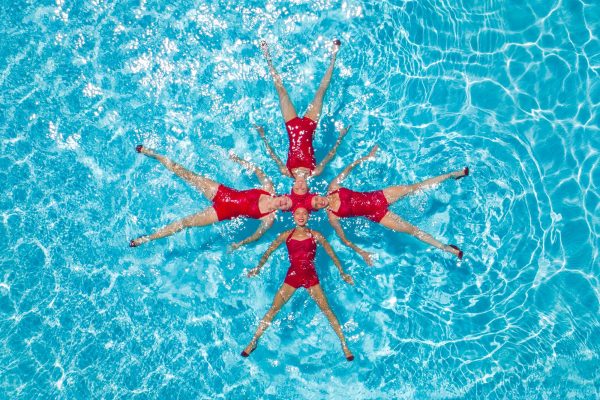 4 Artistic Swimmers by Raf Willems