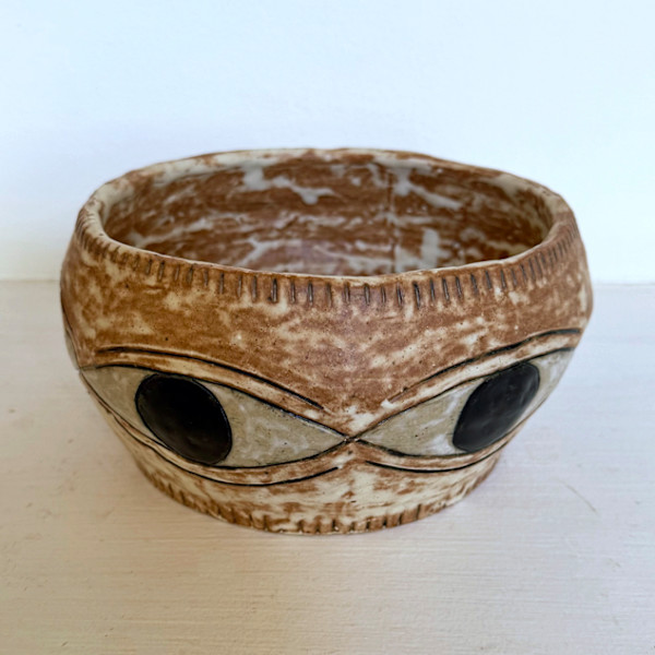 Eyes flower pot by Nell Eakin