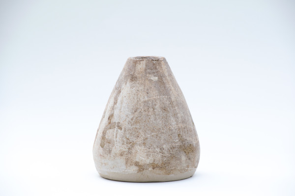 wild pigment vase: kaolin by emma estelle chambers