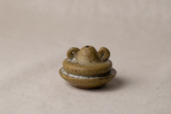 wild pigment vessel by emma estelle chambers