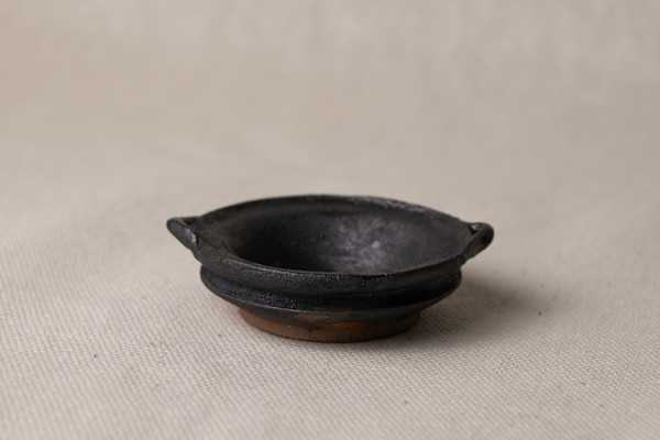 wild pigment vessel by emma estelle chambers