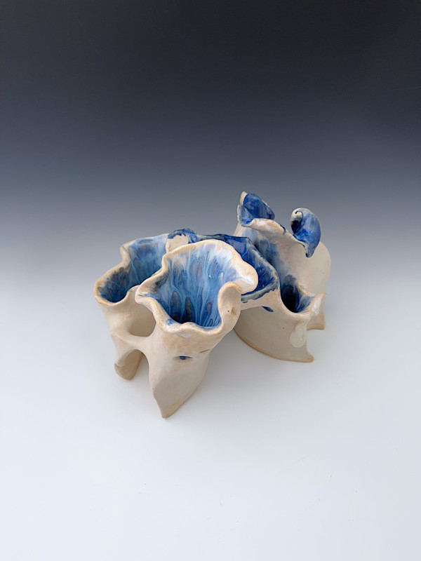 sea waves by Maggie Capettini