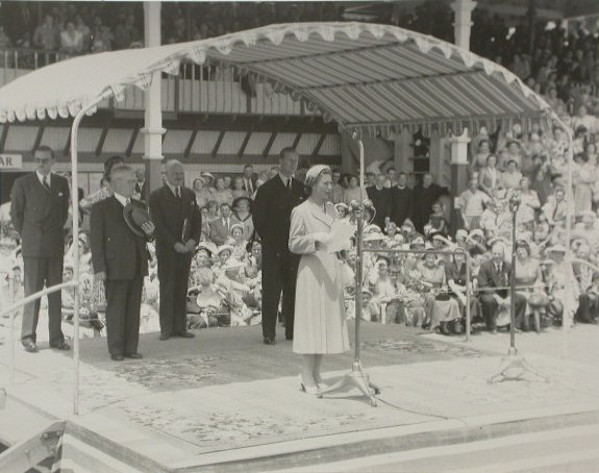 Queen Elizabeth 11, Bathurst Showground, Bathurst by Frederick Smith