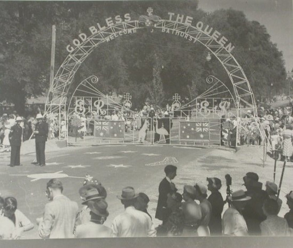 welcome gates for Queen Elizabeth 11's visit, Kendall Avenue, Bathurst by Frederick Smith