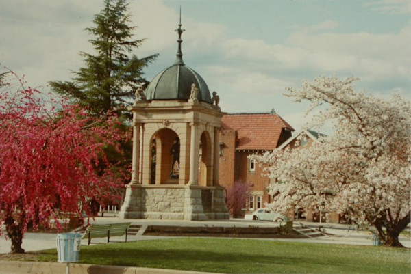 Boer War Memorial, Kings Parade, Bathurst by Frederick Smith