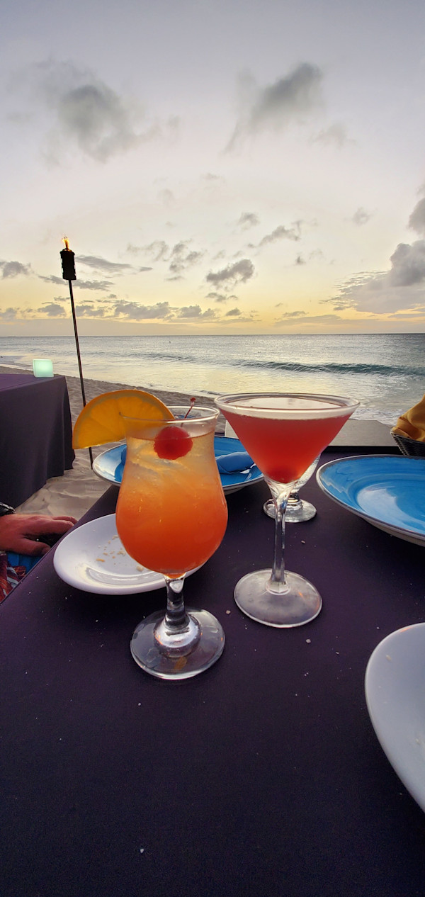 Anochi di Aruba by Dolores Anoli