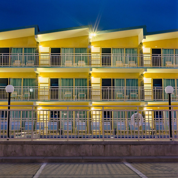 AttacheÌ, Wildwood New Jersey by Stefanie Klavens