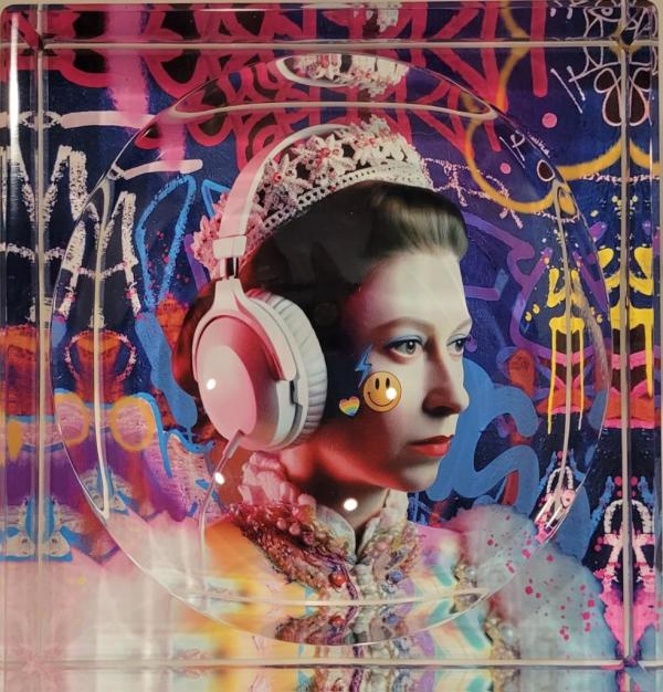 Queen Elizabeth Candydish II by Amy Shekhter