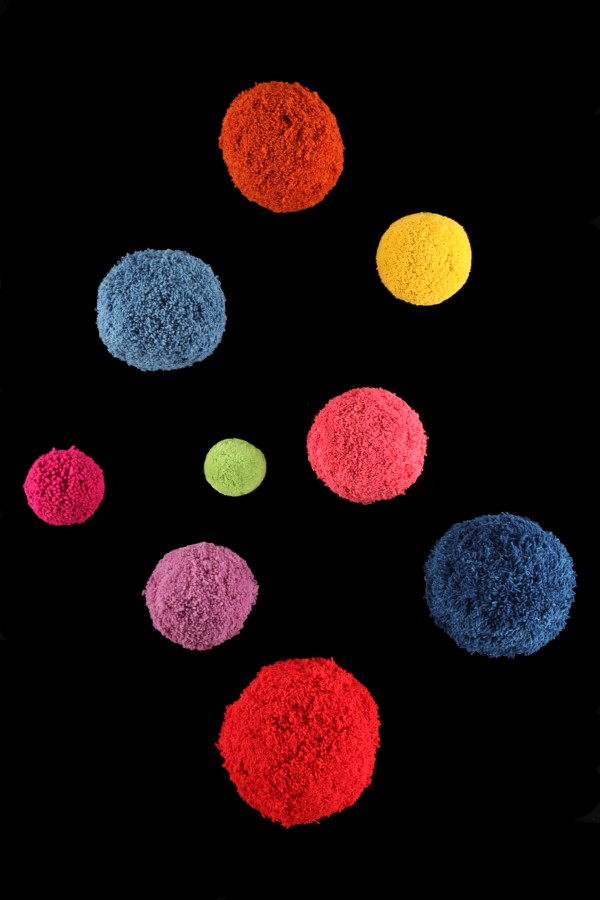 Antídoto / Pom Pom Installation by Masako Takahashi