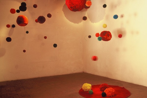 El Museo de la Ciudad / Pom Pom Installation by Masako Takahashi