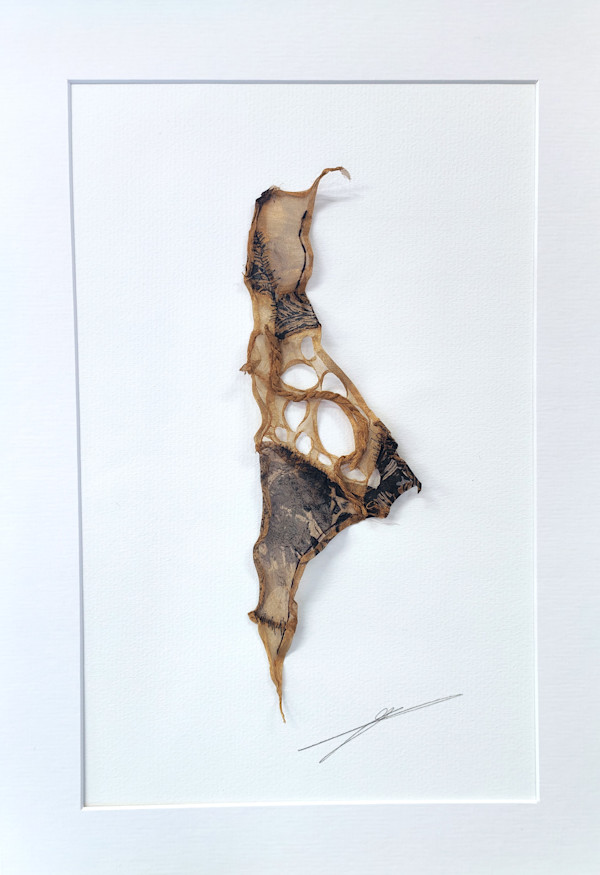 glimpses of things not seen iv by Alysn Midgelow-Marsden