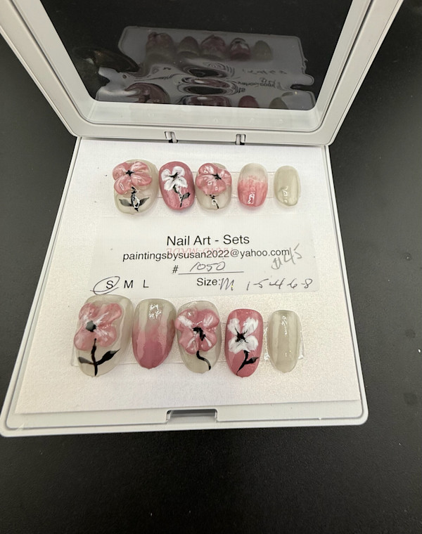 Nail Art -1050 by Susan Reich
