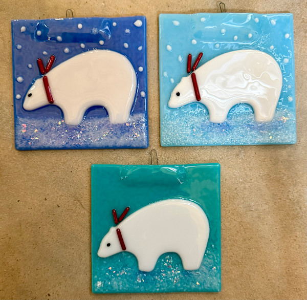 Ornament 26 - Polar Bear by Cindy Cherrington, Image 1.