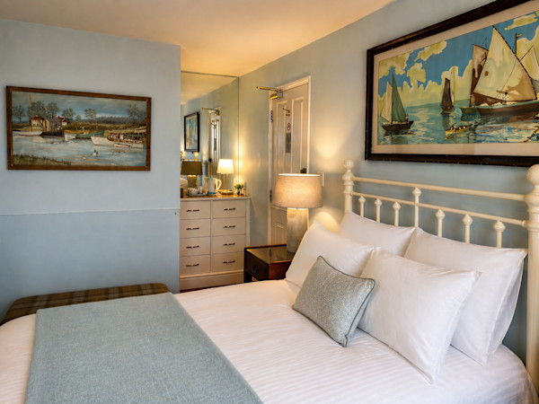 Room 22, Image 1.