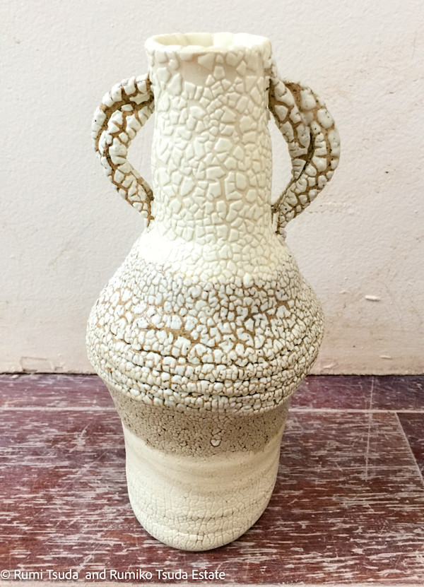 Snow, Vase with Ring Ear, #17-27 by Rumi Tsuda