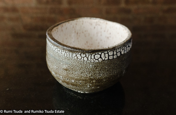 Black Crawl, Tea Cup by Rumi Tsuda