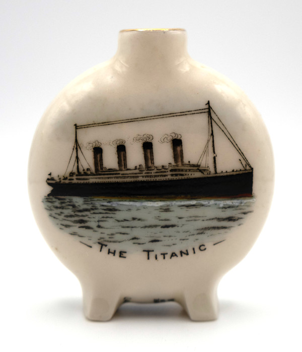 Carltonware Memorial Bud Vase