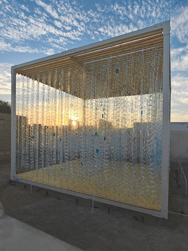 Suspended Threads by Anja Bamberg