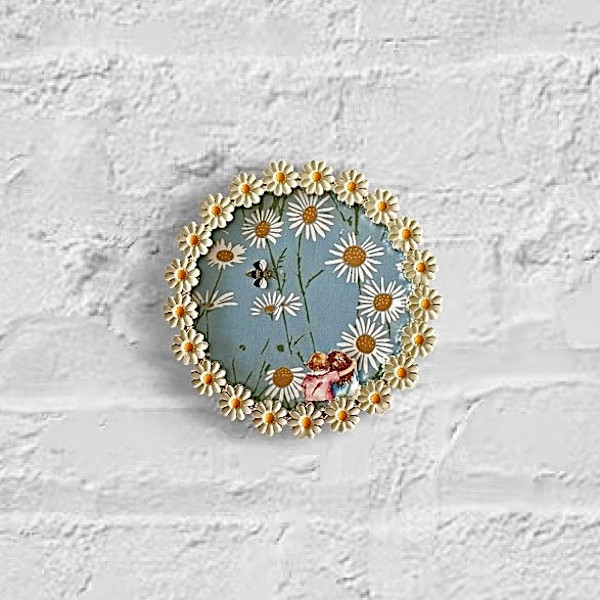 Daisy Chain by Lucie Galvin, Image 3.