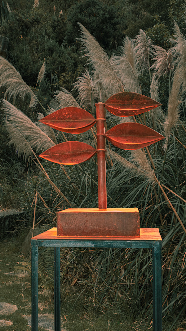 FILOTAXIS METÁLICA by Daniel Alberto Criales Zarate