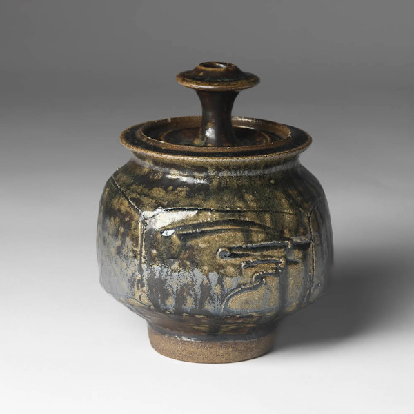 Lidded Jar (Japanese Form) by Peter DOBINSON
