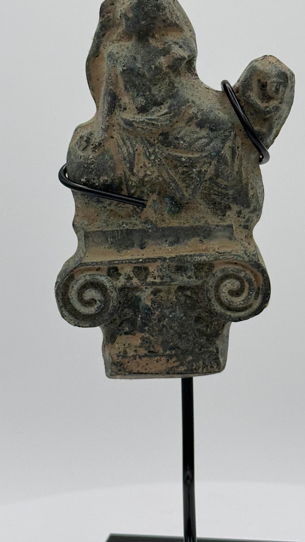 ROMAN BRONZE VOTIVE PLAQUE DEPICTING A GODDESS, 2ND CENTURY CE - 3RD CENTURY CE