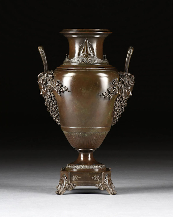 A NEOCLASSICAL BRONZE URN, PROBABLY FRENCH, CIRCA 1810, Image 1.
