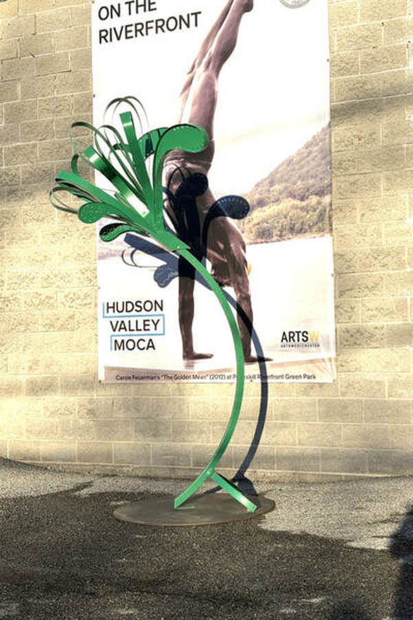 Green squirt II.  2024 by Vivien  Collens