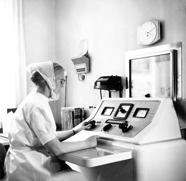 Vetenskap och hjärta by Okänd fotograf