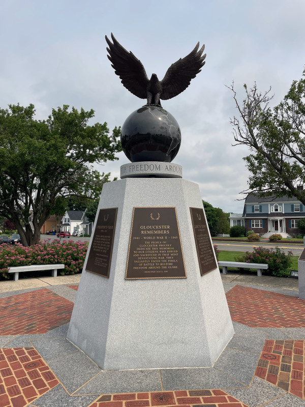 World War II Monument by Roger Armstrong