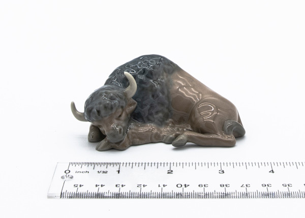 Lladro Miniature Resting Bison #5312