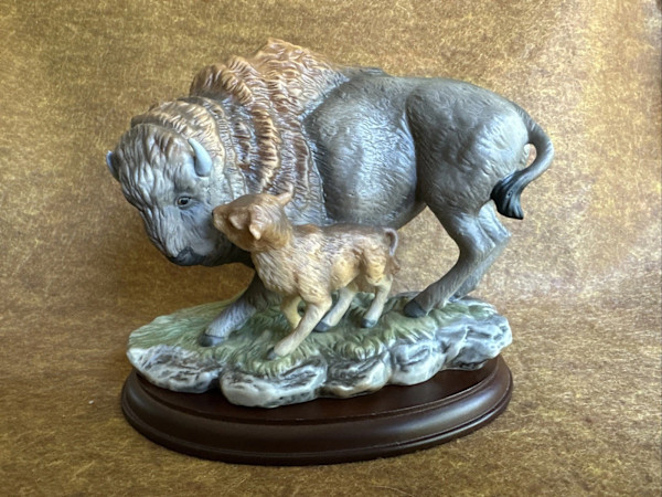Homco Masterpiece Porcelain Endangered Species Series American Bison with Calf by Mineo Mizuno